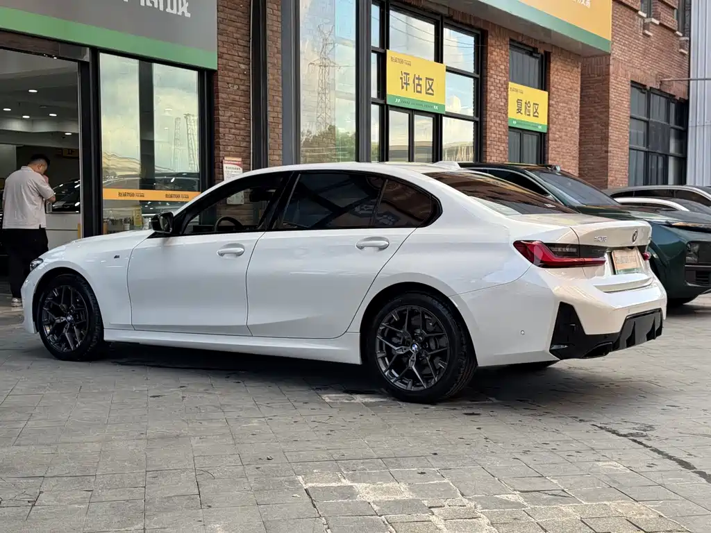 BMW 3 Series 2025