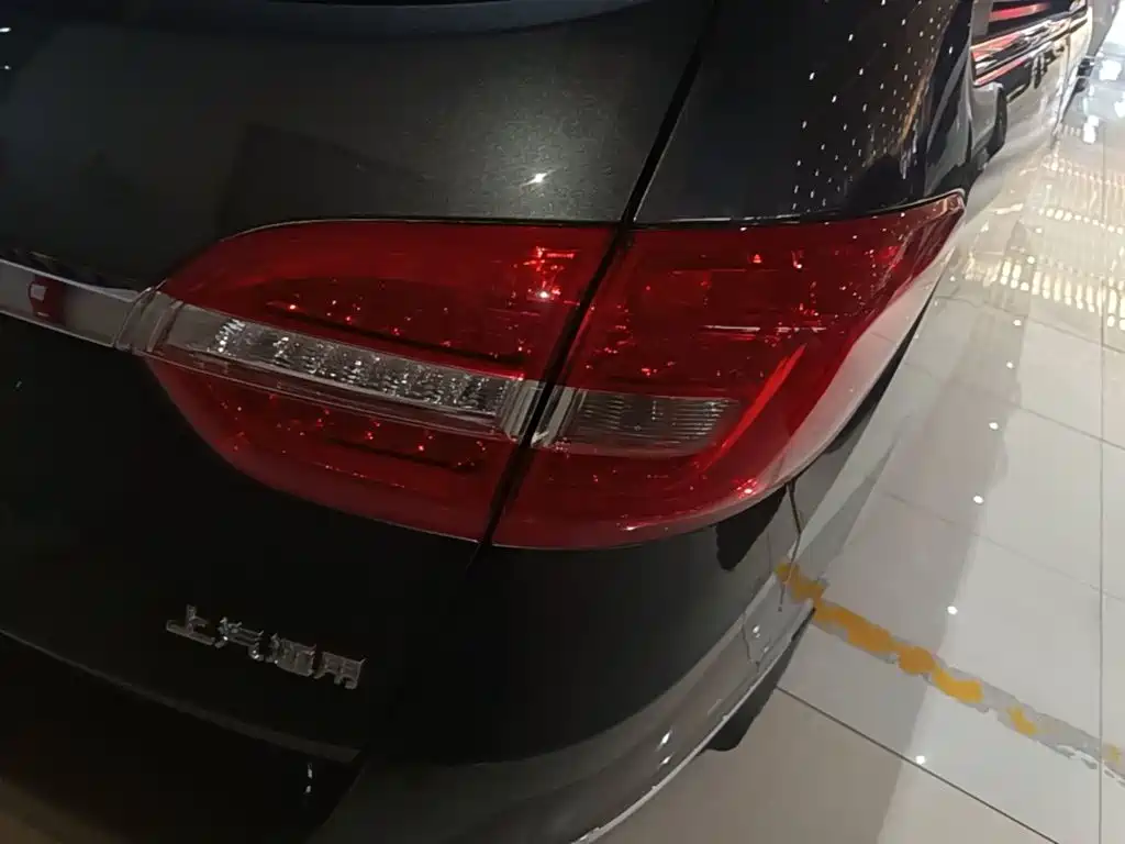 Buick GL8 2019 — фото 8