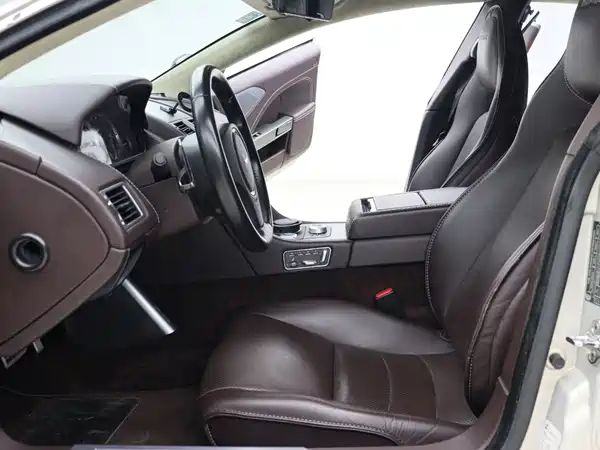 Aston Martin Rapide 2011