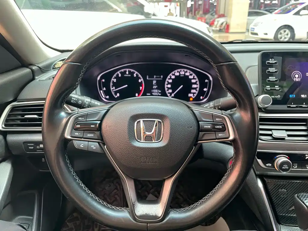 Honda Accord 2019 — фото 18