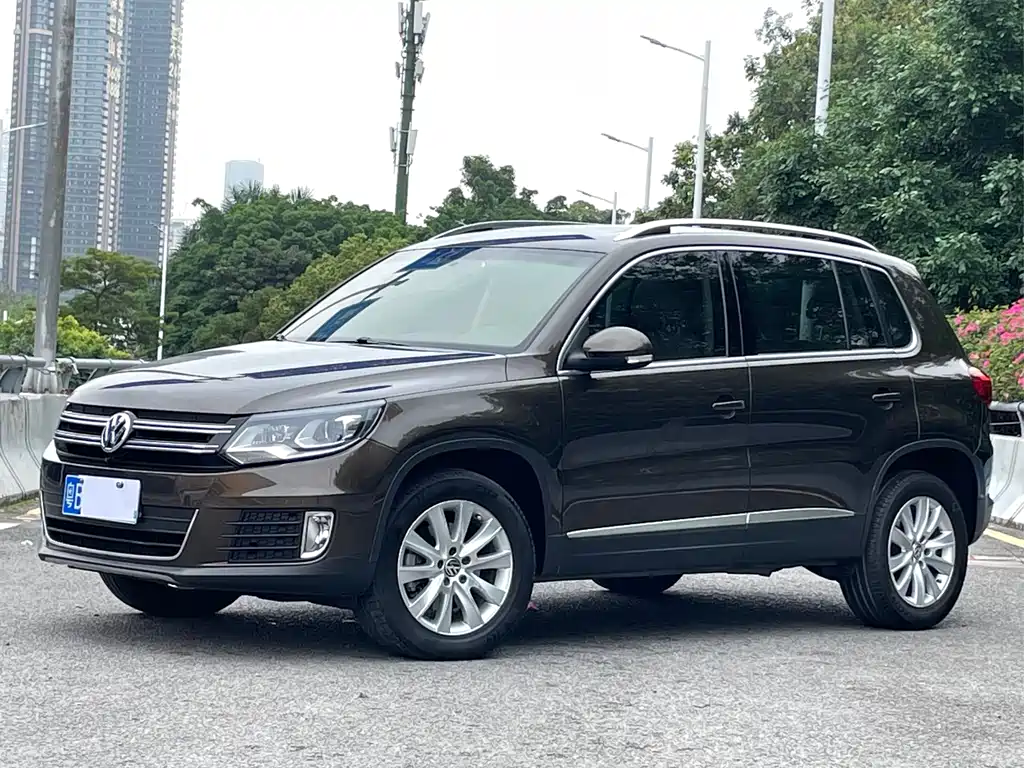 Volkswagen Tiguan 2014 — фото 1