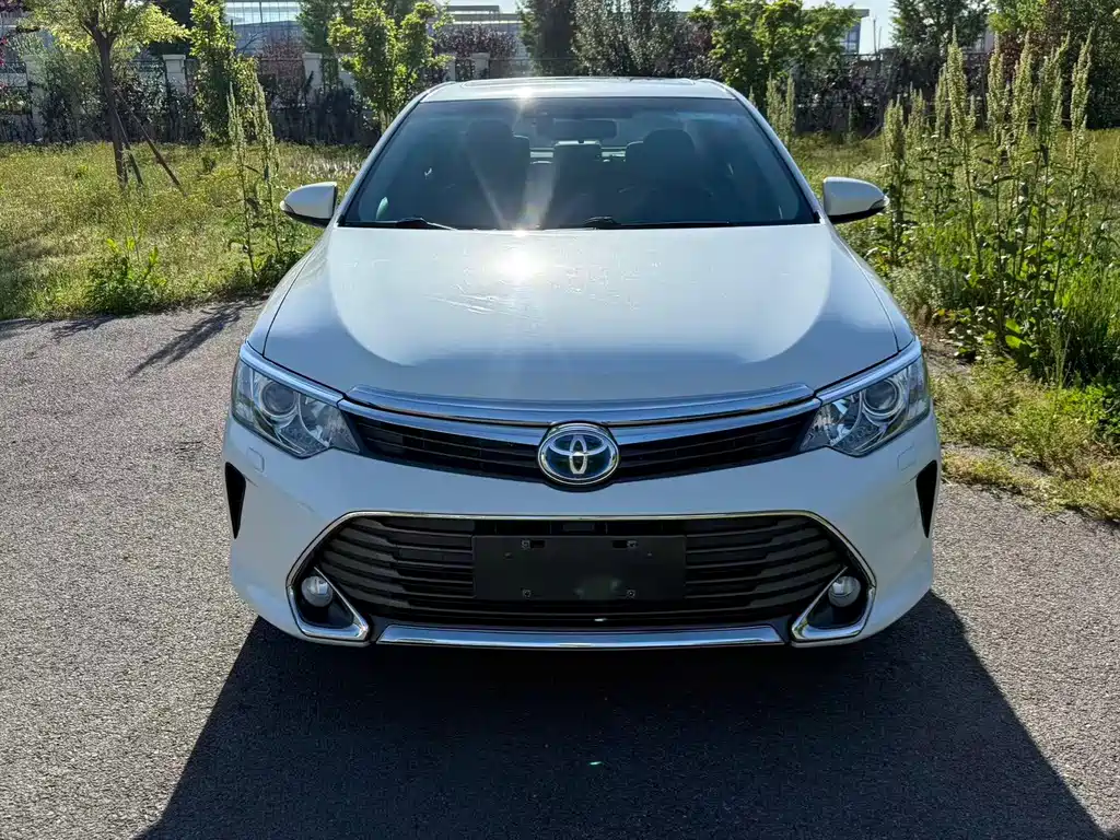Toyota Camry 2016 — фото 2