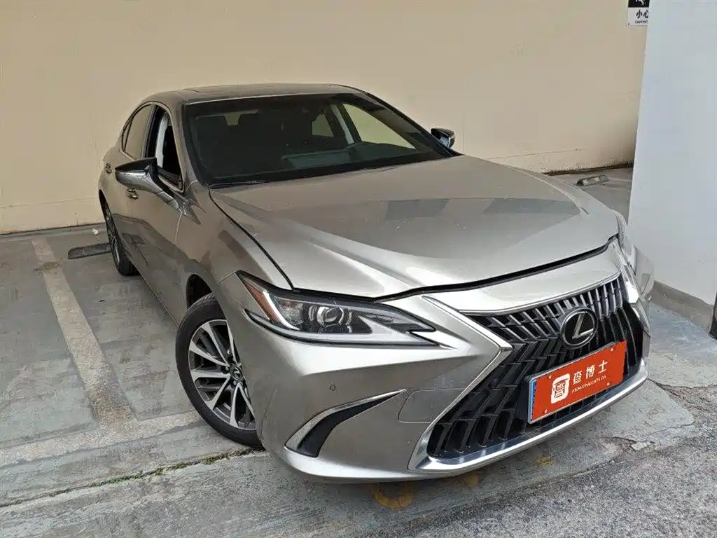 Lexus ES 2023 — фото 2