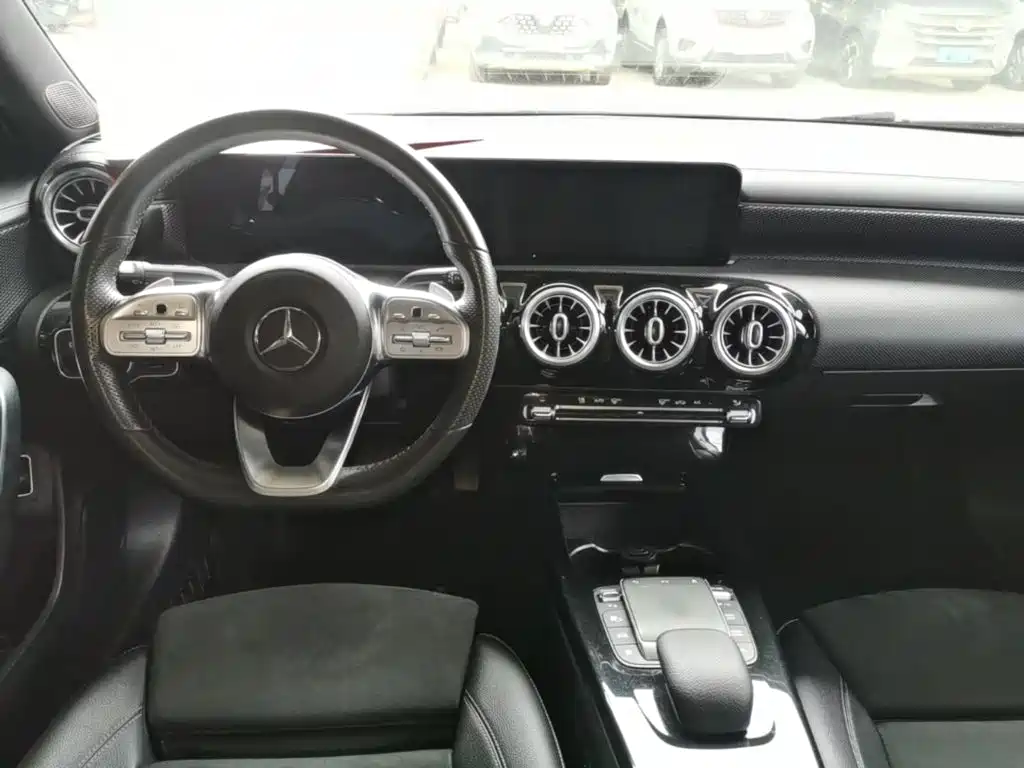Mercedes-Benz A-Class 2021 — фото 10