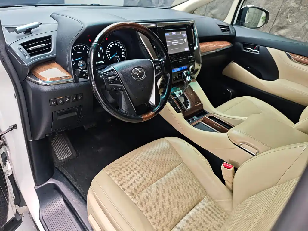 Toyota Alphard 2018 — фото 4