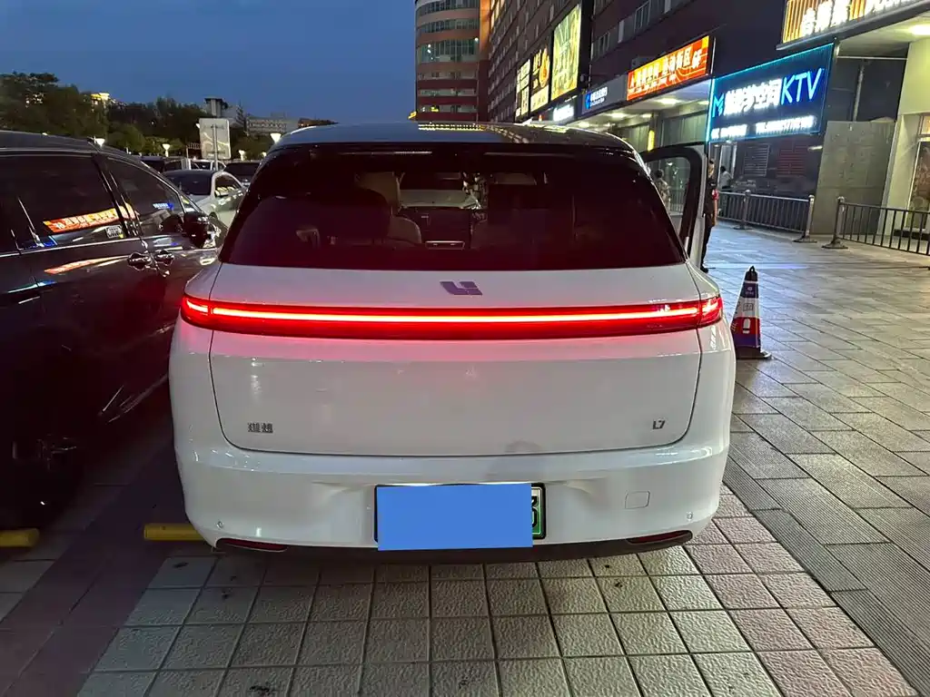 Li Auto Li L7 2023