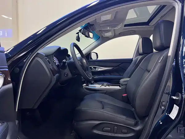 Infiniti Q70 2017