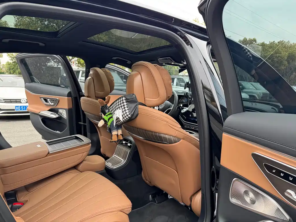 Mercedes-Benz E-Class 2025 — фото 11