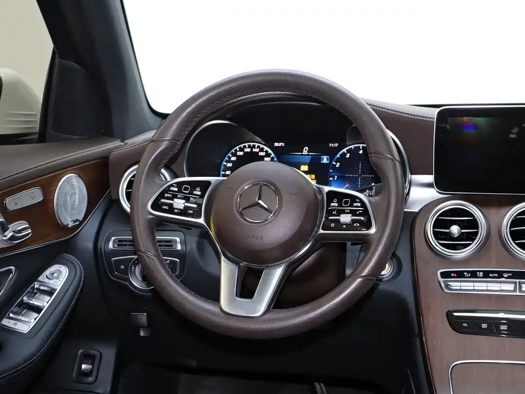 Mercedes-Benz GLC 2020 — фото 19