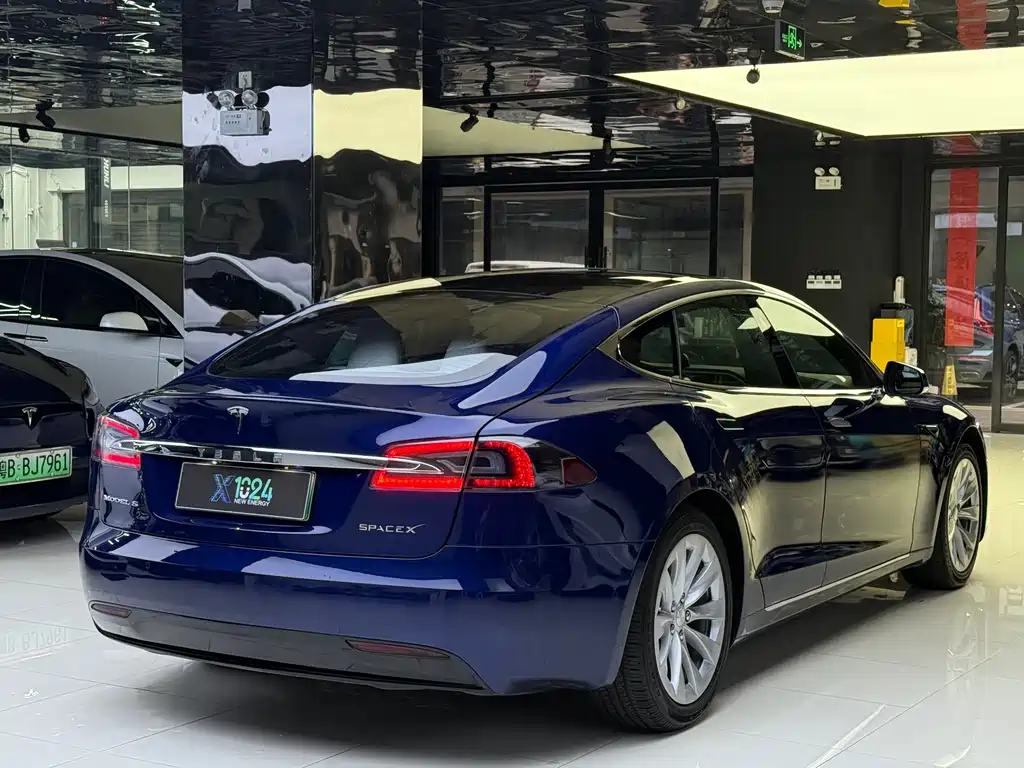 Tesla Model S 2018 — фото 14