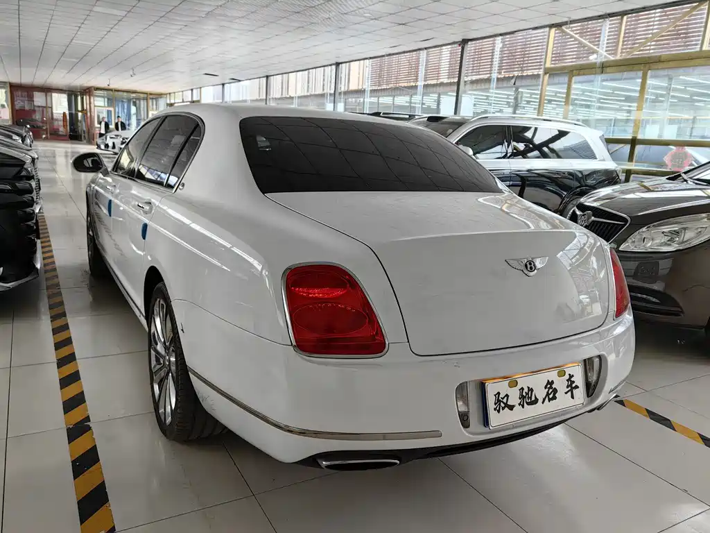 Bentley Flying Spur 2010 — фото 16