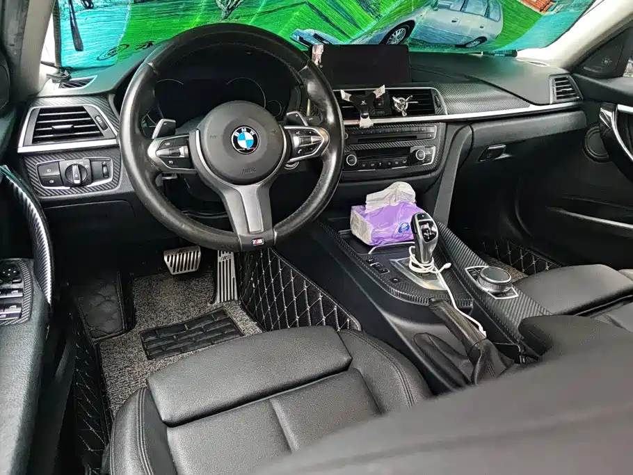 BMW 3 Series 2018 — фото 12