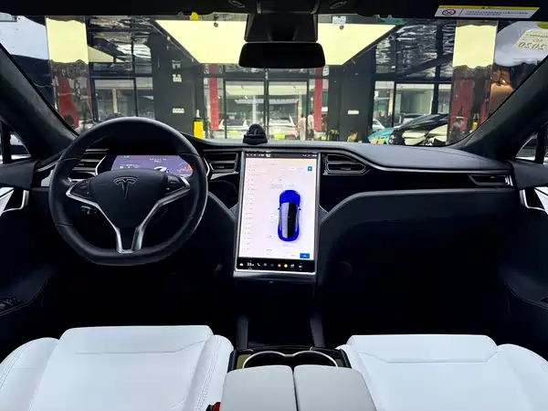 Tesla Model S 2018