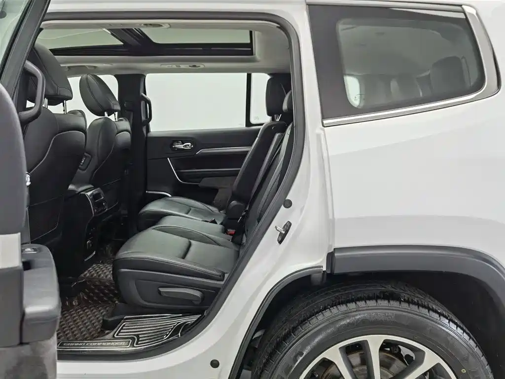 Jeep Grand Commander 2019 — фото 15