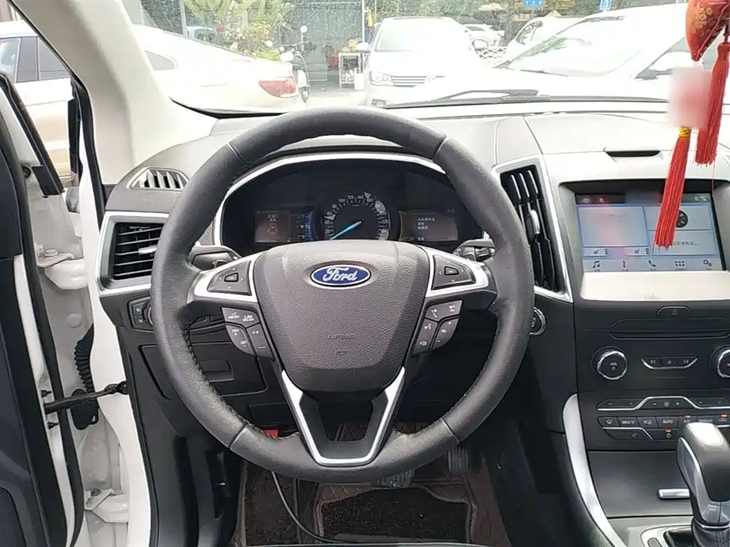 Ford Edge 2019 — фото 11