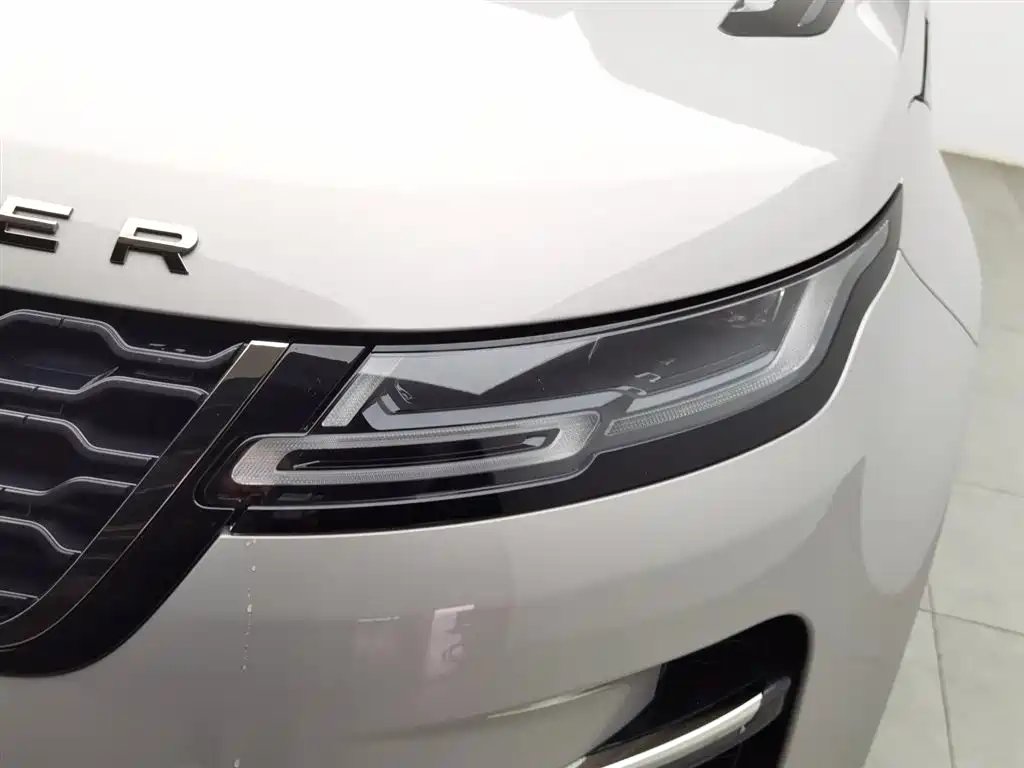 Land Rover Evoque 2023 — фото 7