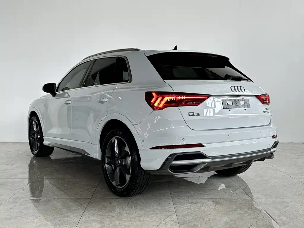 Audi Q3 2022 — фото 15