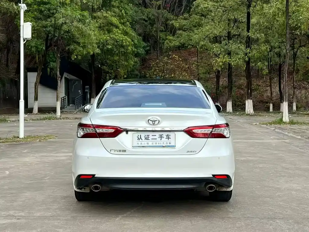Toyota Camry 2020 — фото 8