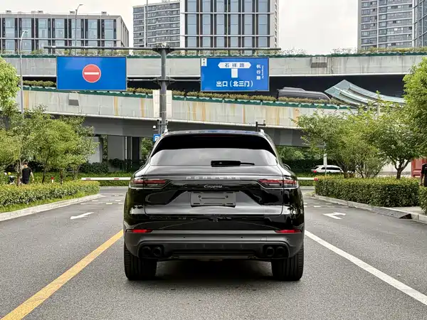 Porsche Cayenne 2023