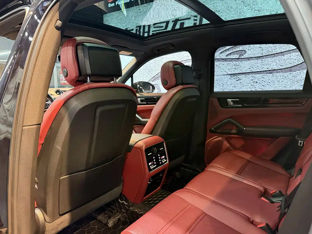 Porsche Cayenne 2018 — фото 10