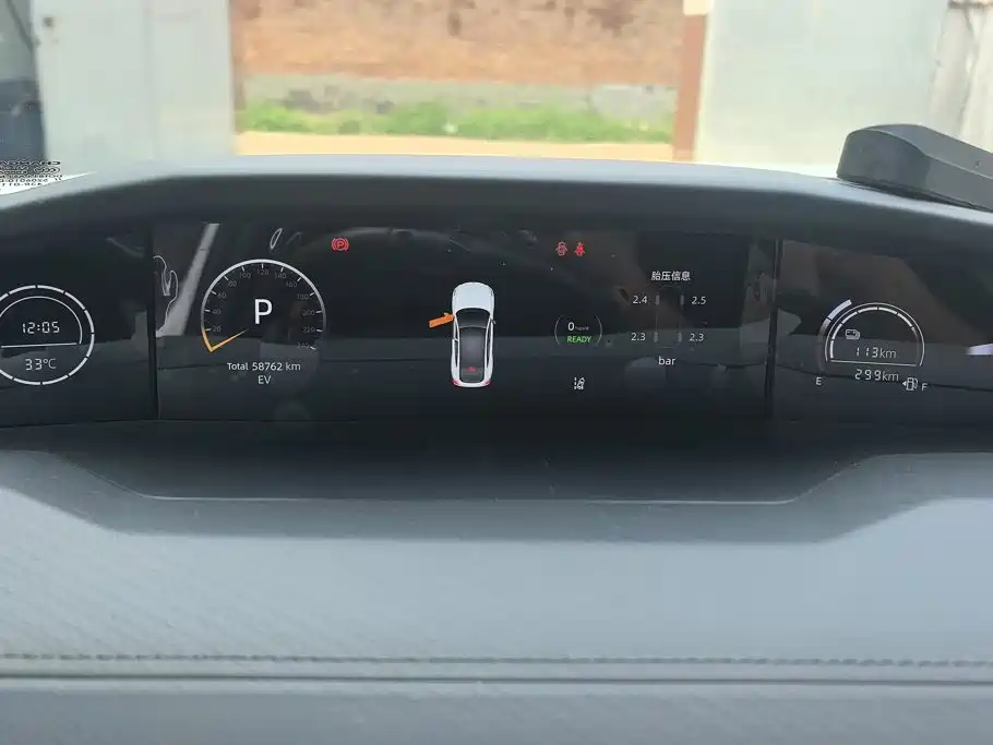 Changan UNI-V Smart Electric Idd 2023 — фото 14