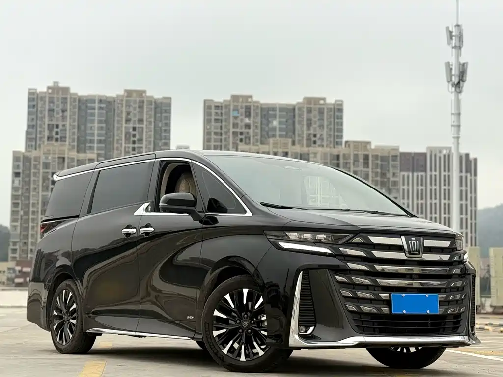 Toyota Vellfire 2024 — фото 3