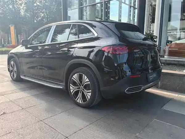Mercedes-Benz EQE SUV 2024