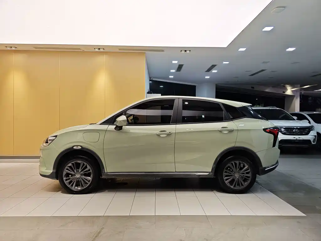 Neta V 2022