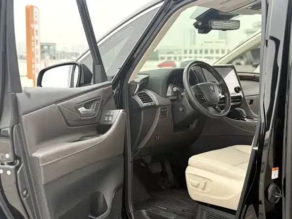 Toyota Vellfire 2024