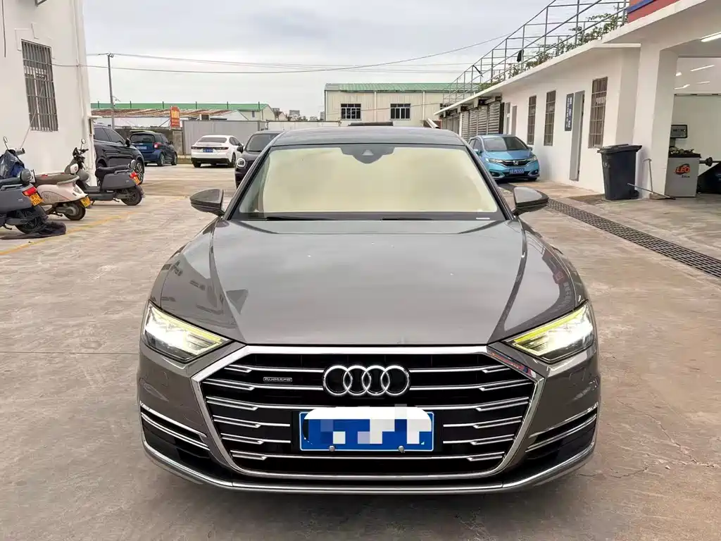 Audi A8 2018 — фото 2