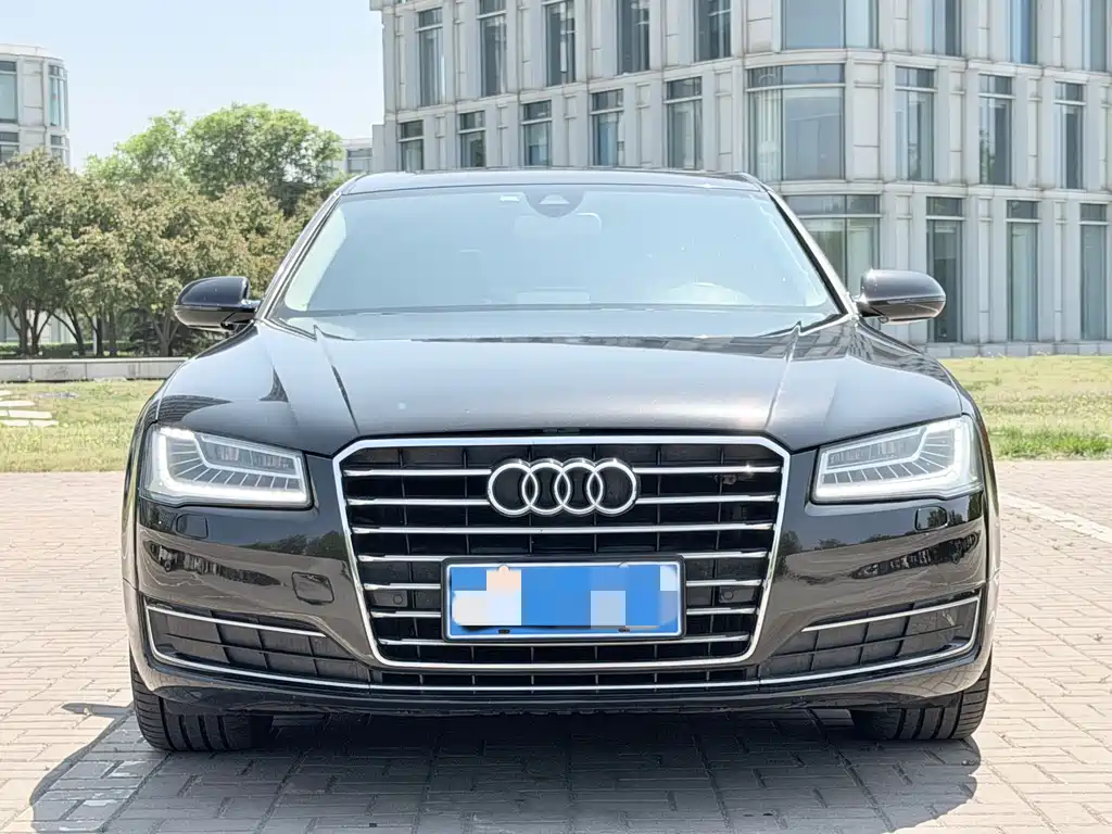 Audi A8 2015 — фото 2