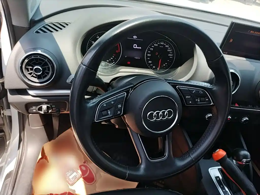 Audi A3 2019 — фото 11