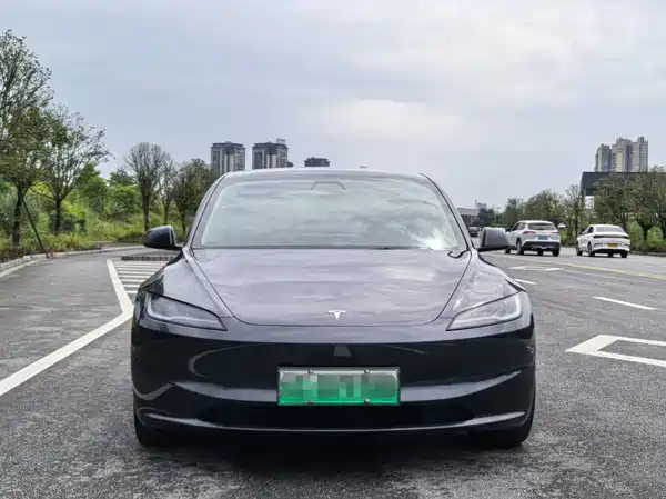 Tesla Model 3 2024