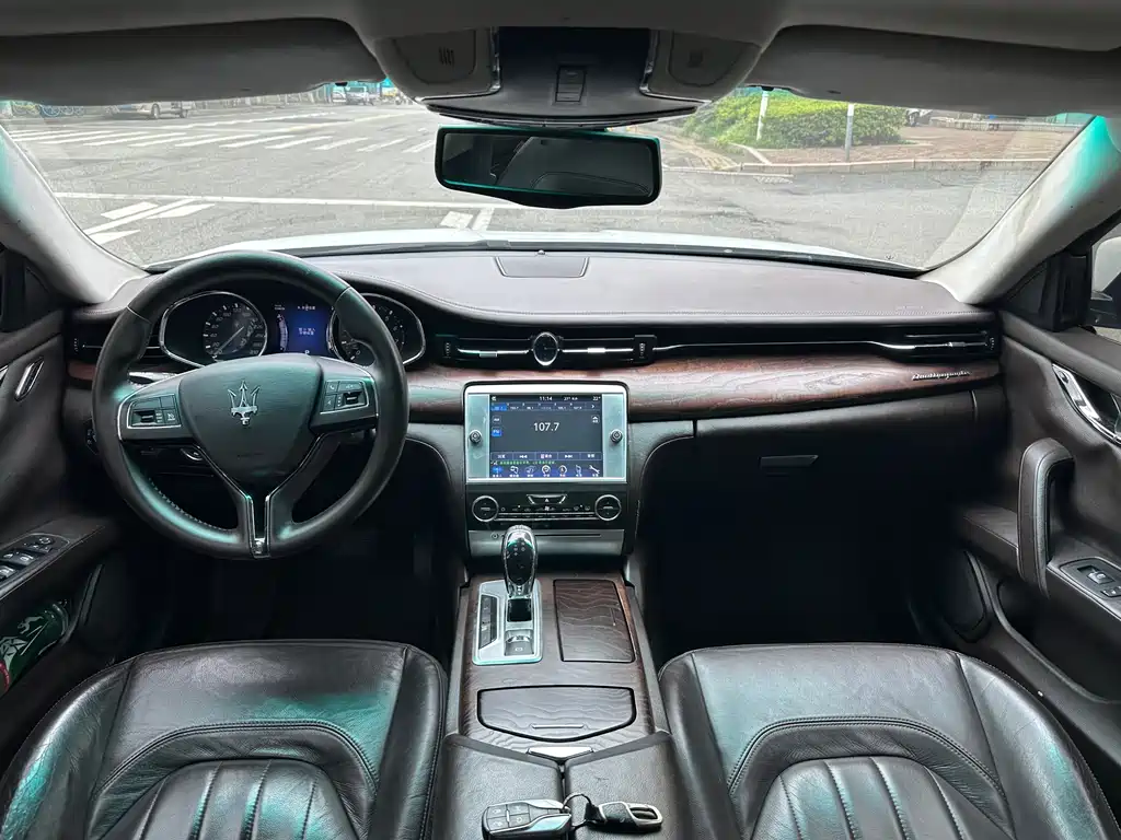 Maserati Quattroporte 2015 — фото 23