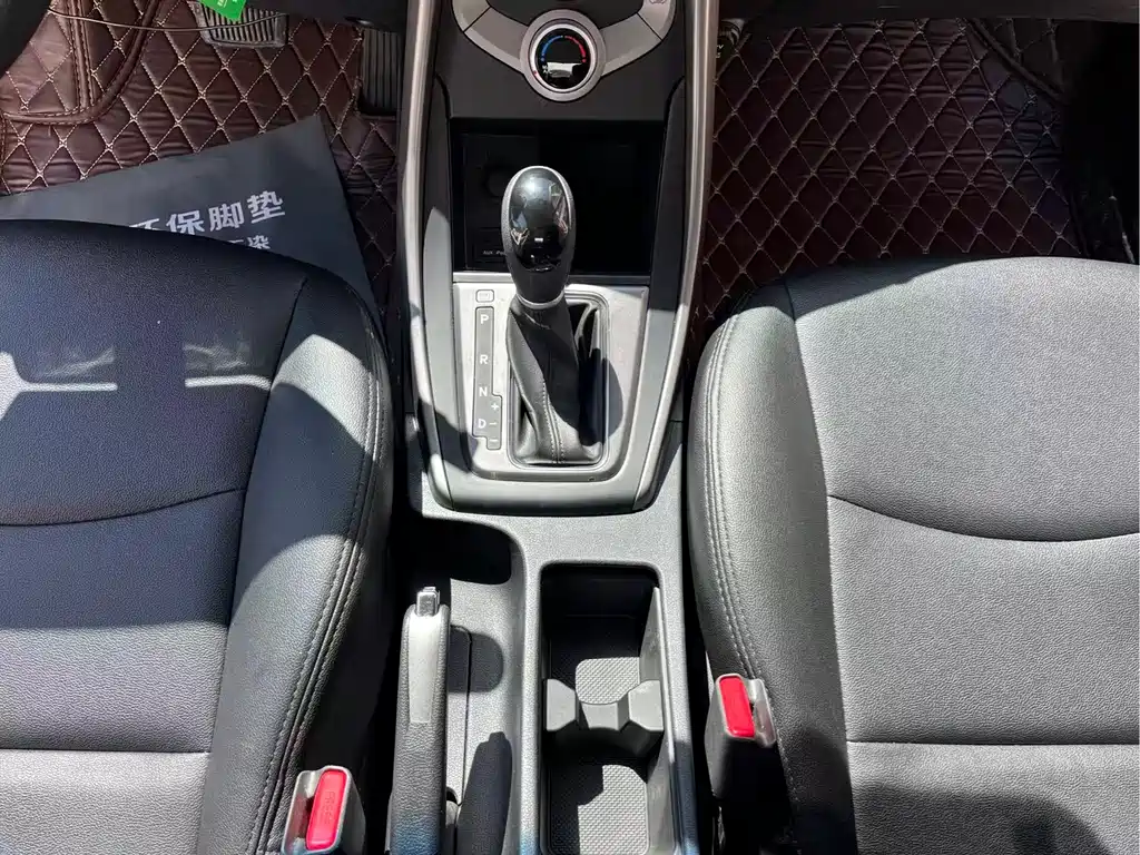 Hyundai Elantra Langdong 2018 — фото 30