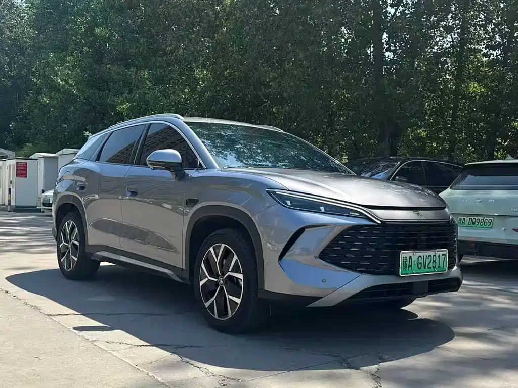 BYD L DM-i 2026 — фото 3