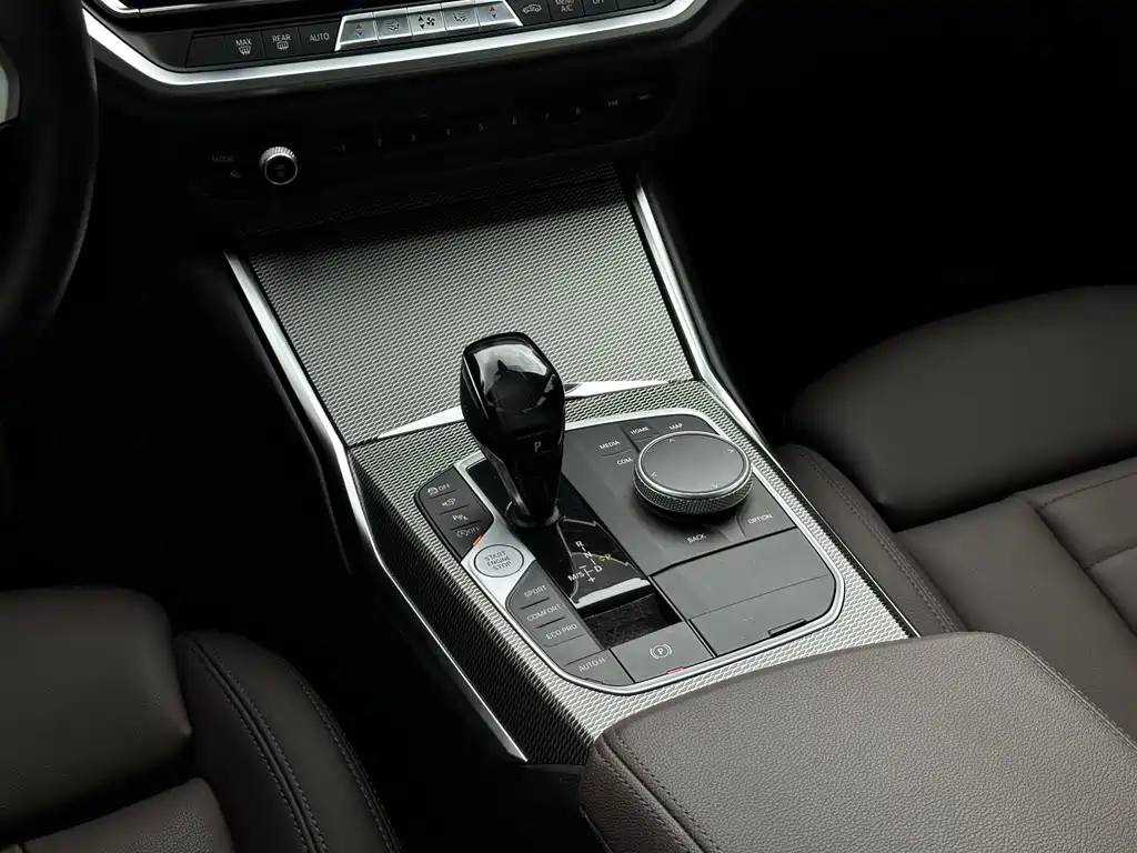 BMW 3 Series 2021 — фото 16