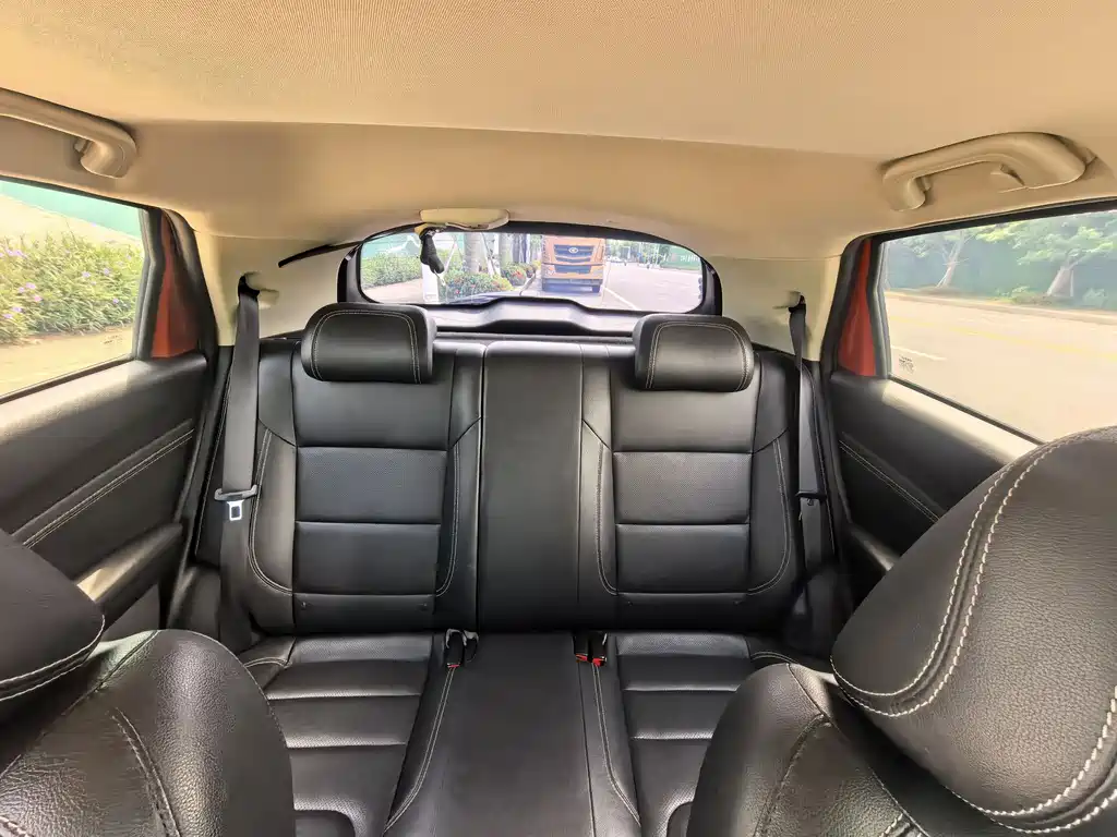 Geely Vision X3 2019 — фото 10
