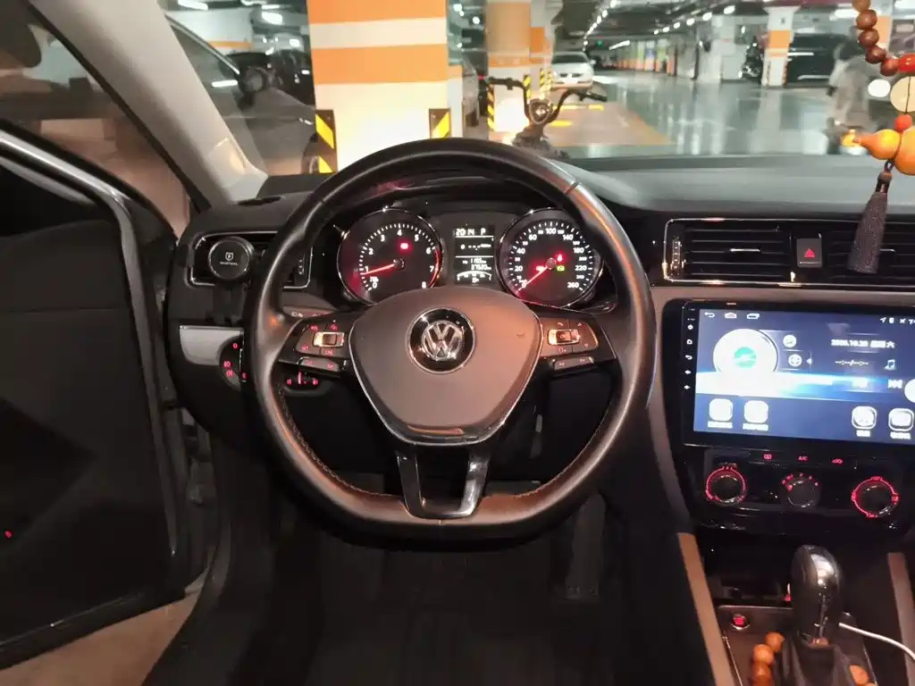 Volkswagen Sagitar 2019