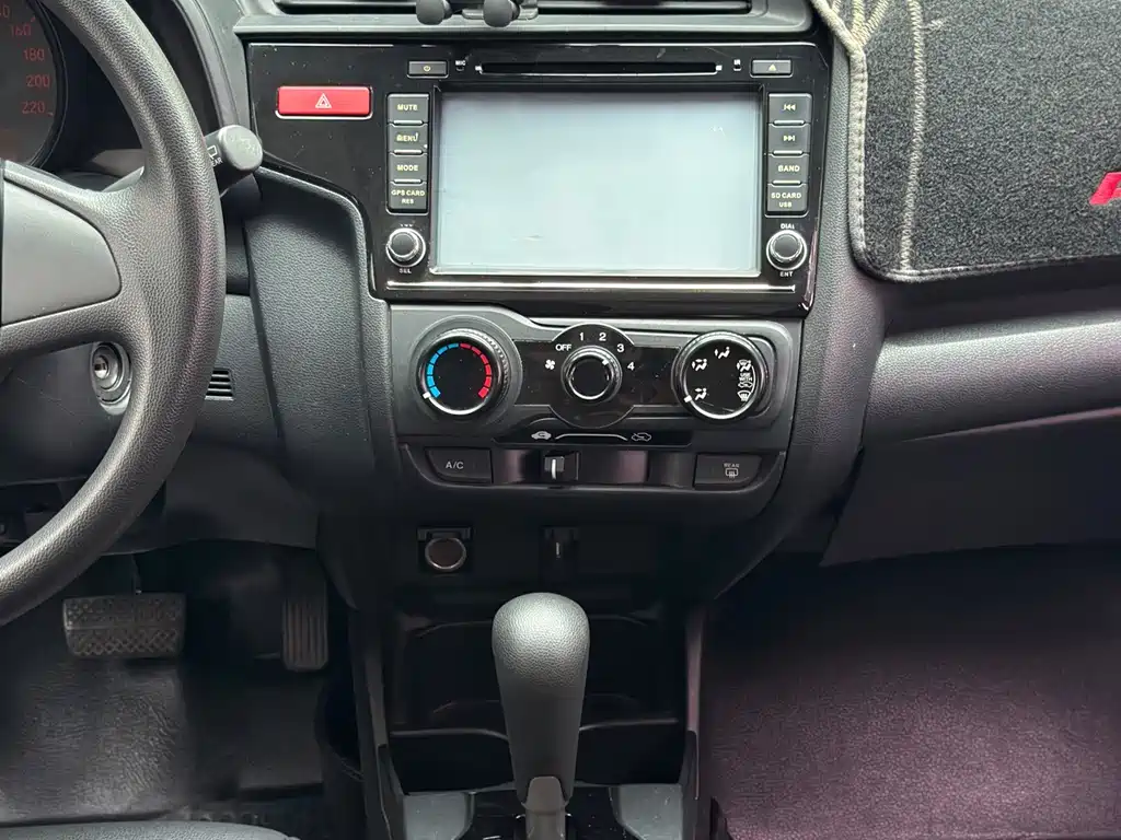 Honda Fit 2015 — фото 18