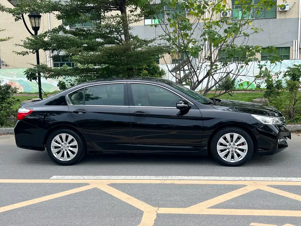 Honda Accord 2014 — фото 8