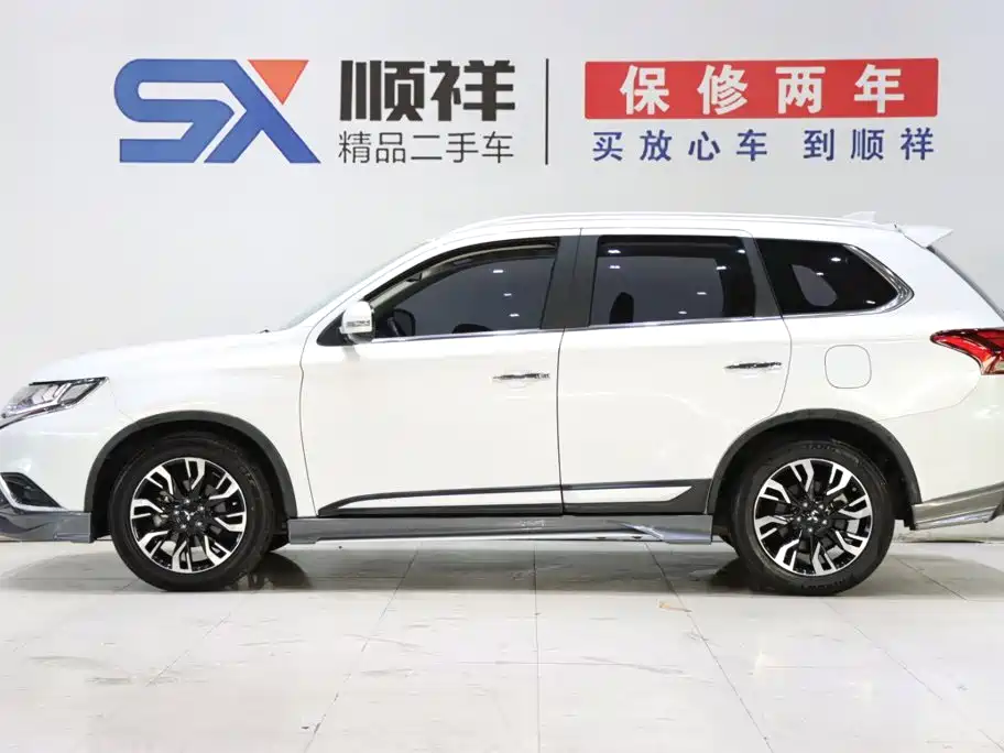 Mitsubishi Outlander 2020 — фото 6