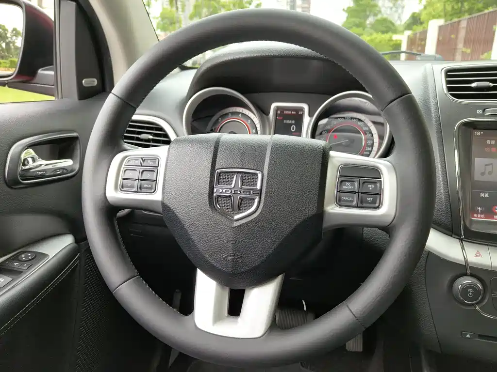 Dodge Journey 2017 — фото 11