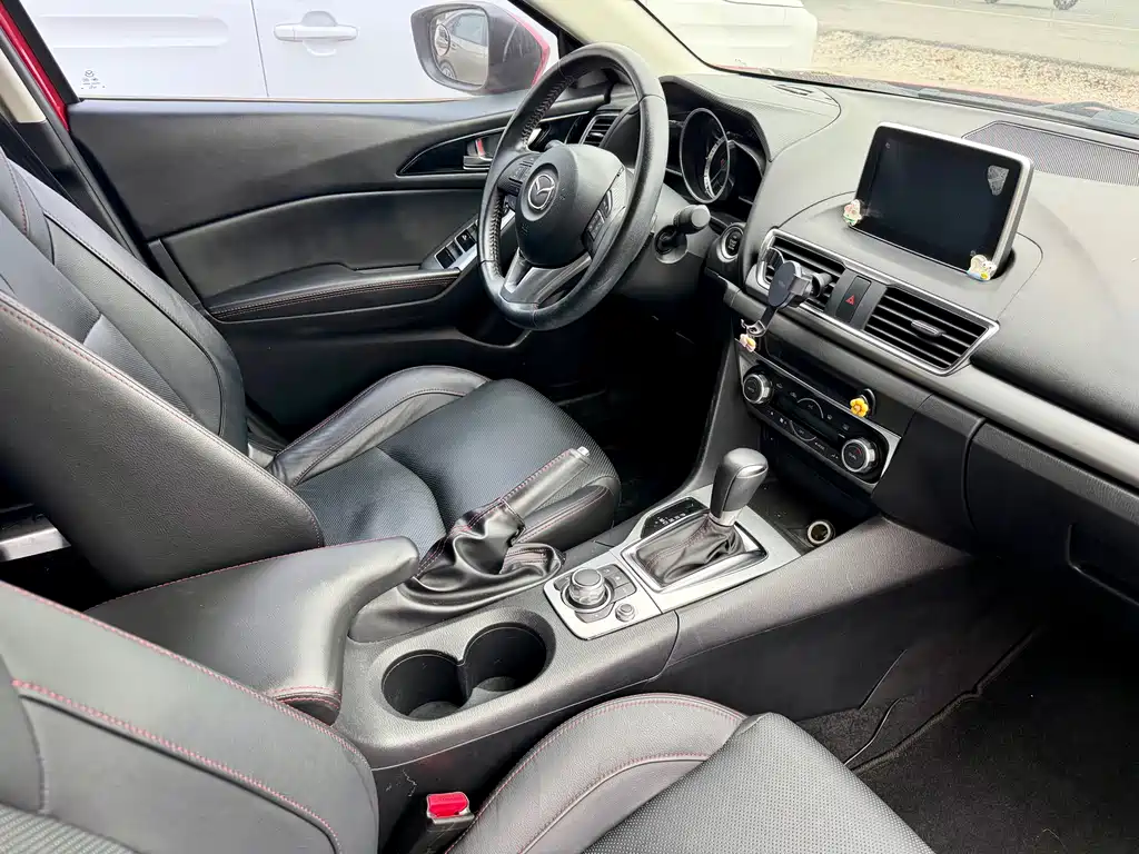 Mazda 3 Axela 2016 — фото 11