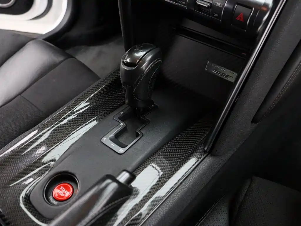 Nissan GT-R 2012 — фото 15
