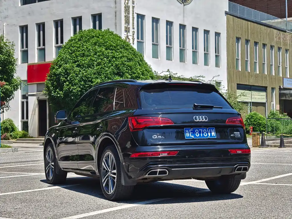 Audi Q5L 2023 — фото 4