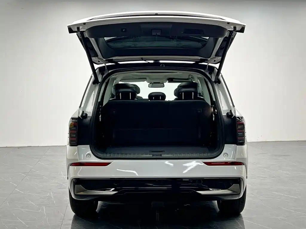 Ford Edge 2023 — фото 11