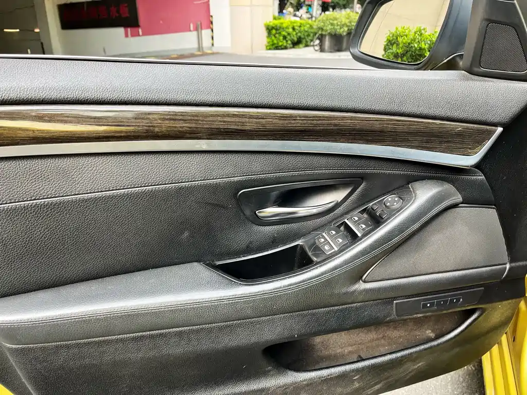 BMW 5 Series 2013 — фото 10