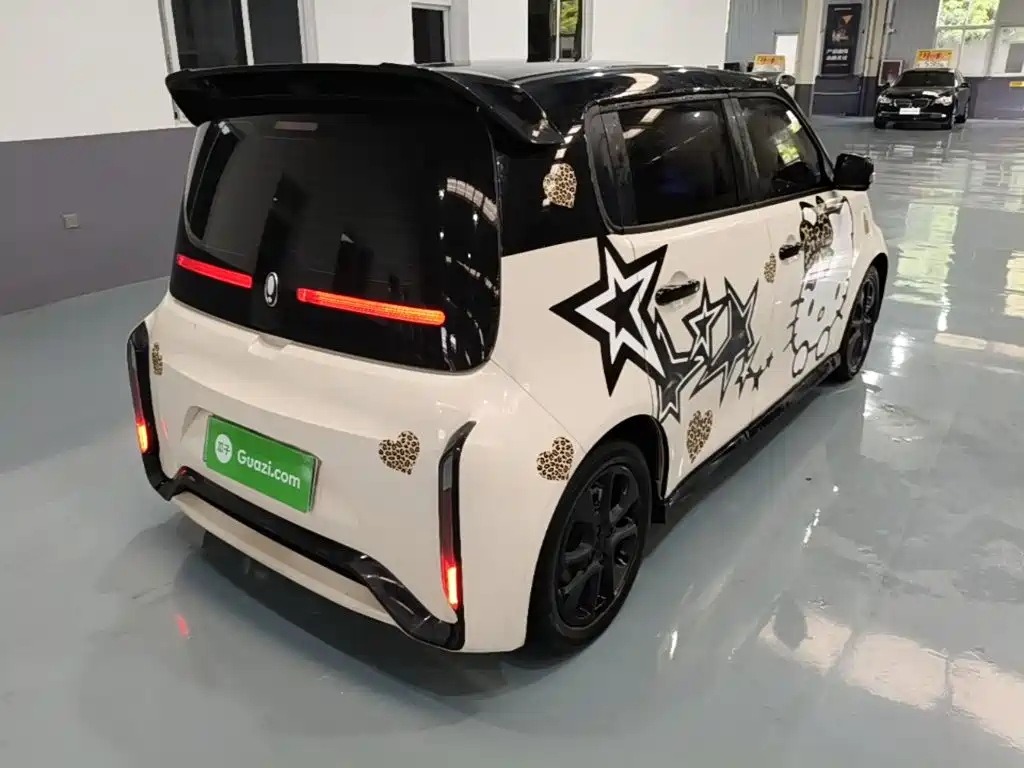 Ora White Cat 2022