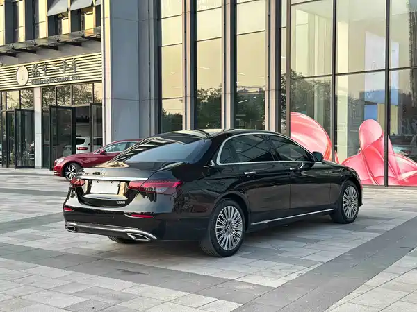 Mercedes-Benz E-Class 2022